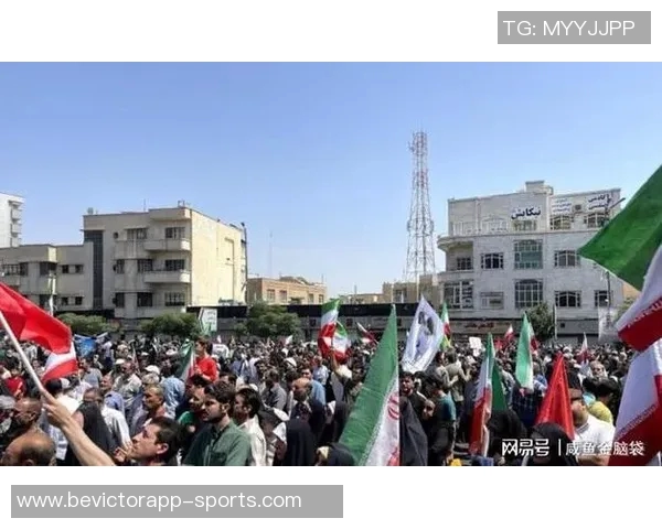 特朗普威胁迅速摧毁伊朗梅西及队友尴尬站后方引发关注